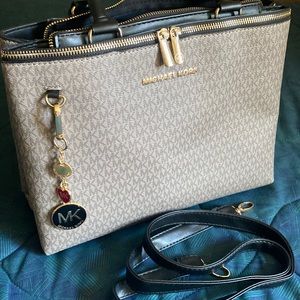 🌺MICHAEL KORS CROSSBODY